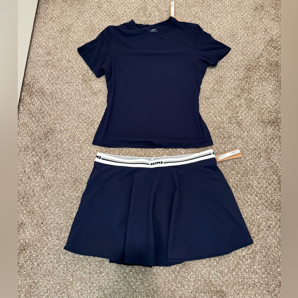 SKIMS Skort and Fits Everyone Tee Set - Size L - Brand New